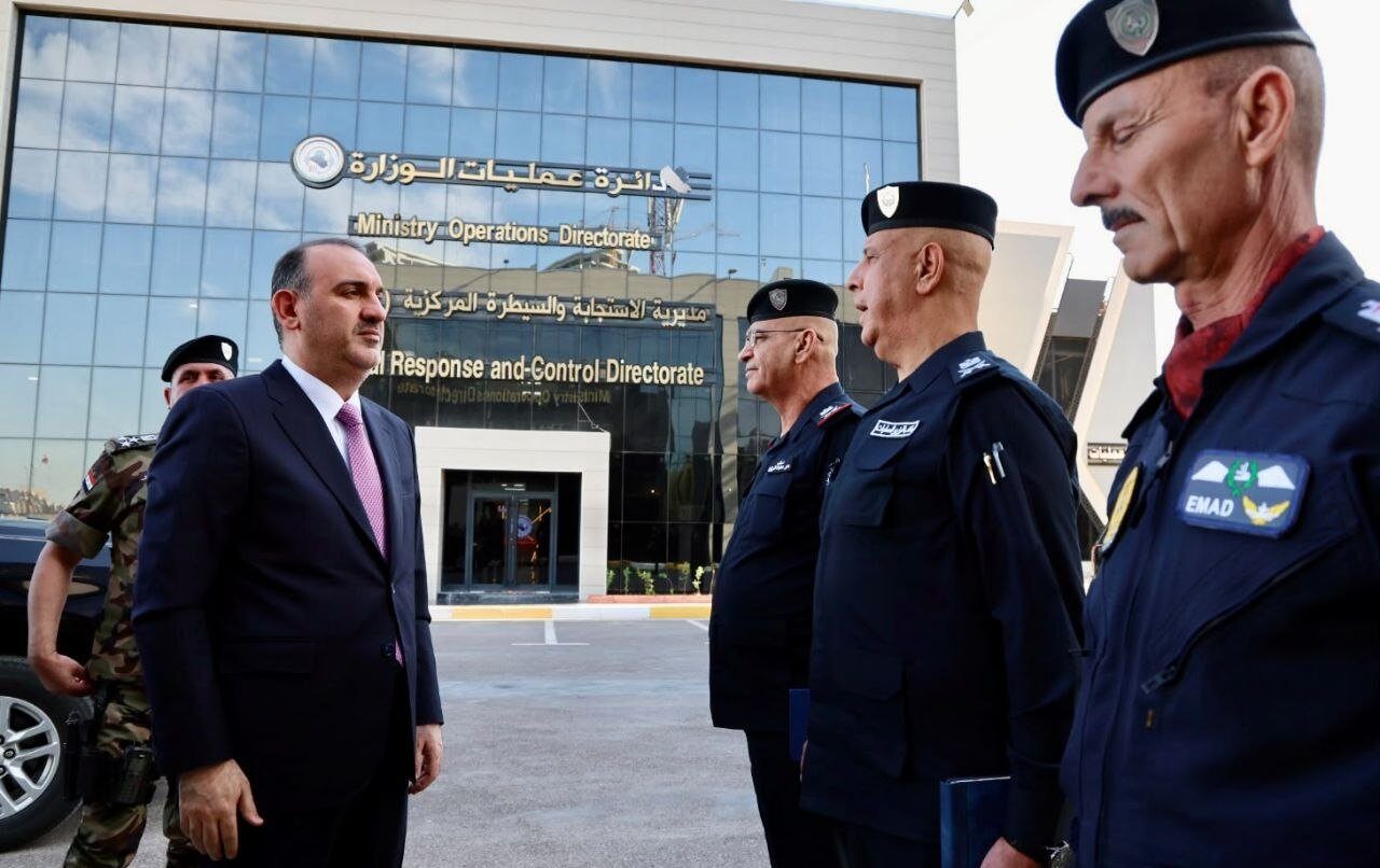 وزير الداخلية يوجه برفع الجاهزية والاستجابة الفورية في جميع المناطق الأمنية