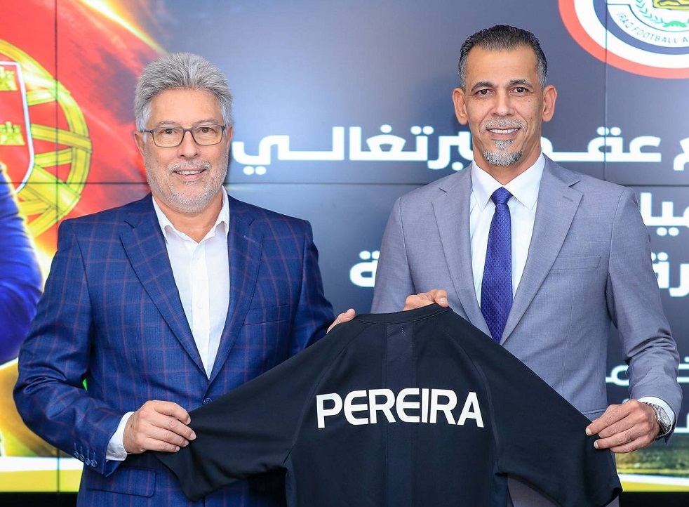 اتحاد الكرة يوقّع عقداً مع البرتغالي فيتور ميلو بيريرا للإشراف على الدائرة التحكيمية