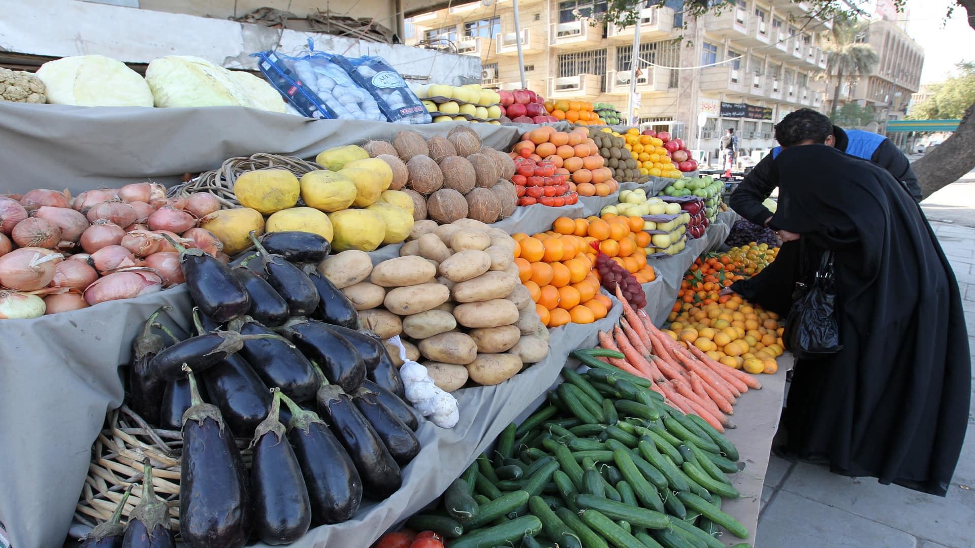 الزراعة تلوّح بفتح الاستيراد لخفض أسعار المنتجات في الأسواق العراقية