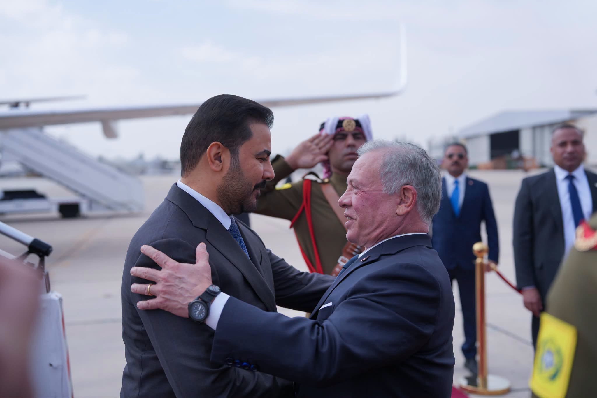 رئيس الوزراء يبحث مع العاهل الأردني العلاقات الثنائية بين البلدين