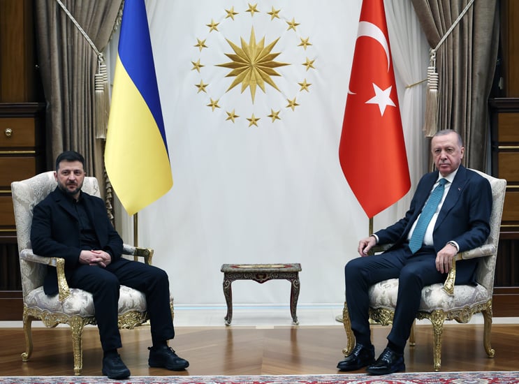 زيلينسكي يزور تركيا السبت لإجراء محادثات مع إردوغان