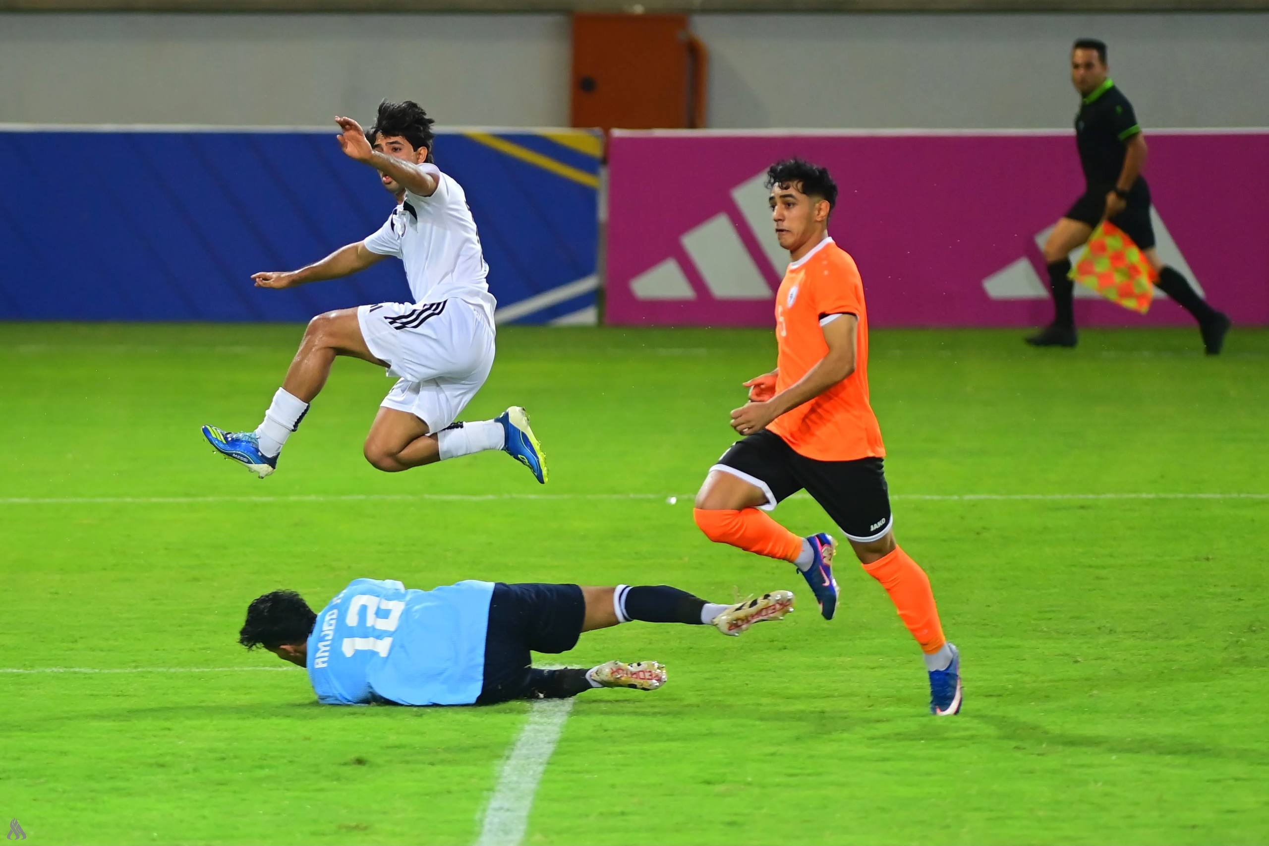 الزوراء يحسم مواجهة الكهرباء والجوية يتفوق على كربلاء في دوري النجوم