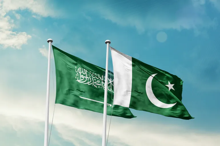 باكستان تؤكد التزامها بالدفاع عن السعودية وتتمسك بالوساطة بين واشنطن وطهران