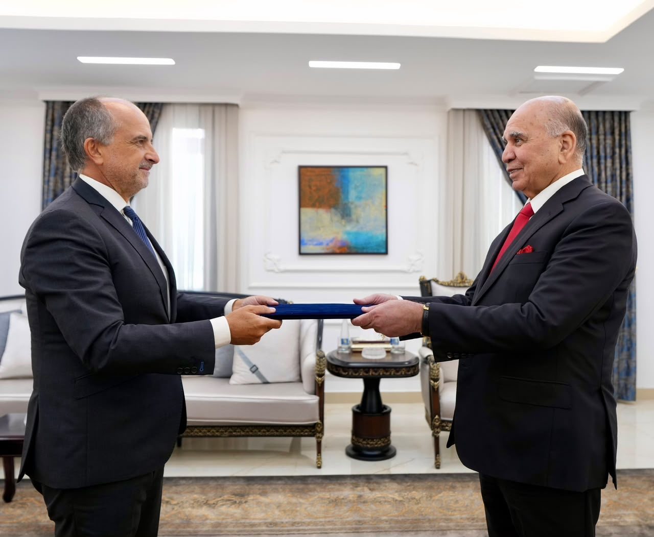 عێراق و فەڕەنسا دۆسییەی ئاسایشی کەشتیوانی و وزە تاوتوێ دەکەن