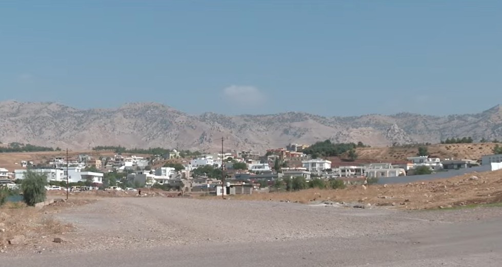 دیمەنێکى لە ئاکرێ