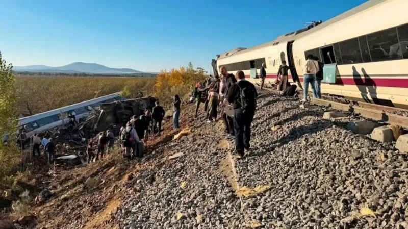 لە ڕووداوی پێکدادانی دوو شەمەندەفەر لە مەدرید 64 کەس گیانیان لەدەستدا