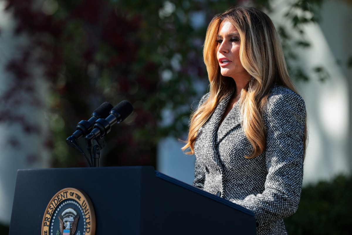 WASHINGTON, DC - OCTOBER 19: First lady Melania Trump delivers remarks during an executive order signing ceremony with U.S. President Donald Trump in the Rose Garden of the White House on October 19, 2026 in Washington, DC. With the support and urging of the first lady, the executive order establishes the Women’s Health Division at the National Institutes of Health and a White House Women’s Health Task Force. Chip Somodevilla/Getty Images/AFP (Photo by CHIP SOMODEVILLA / GETTY IMAGES NORTH AMERICA / Getty Images via AFP)