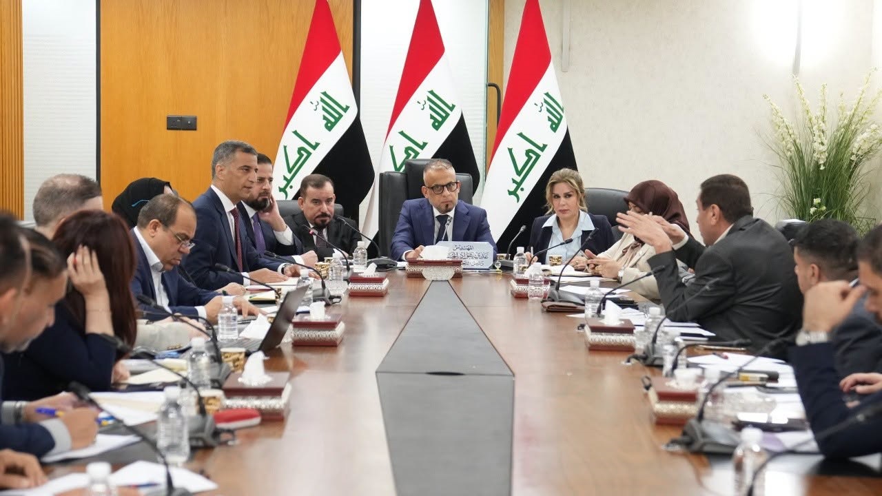 Iraqi MP Uday Awad Kadhim chaired a Finance Committee meeting on August 23, 2026, with Central Bank of Iraq Governor Nizar Nasser Hussein, Deputy Governor Dr. Shaimaa Abbas, and senior staff in attendance. Photo: Iraqi Parliament.