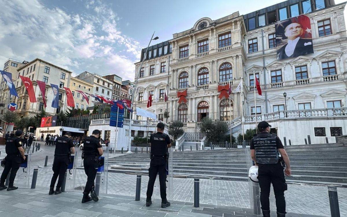 Turkish security forces during operations targeting CHP-run municipalities.