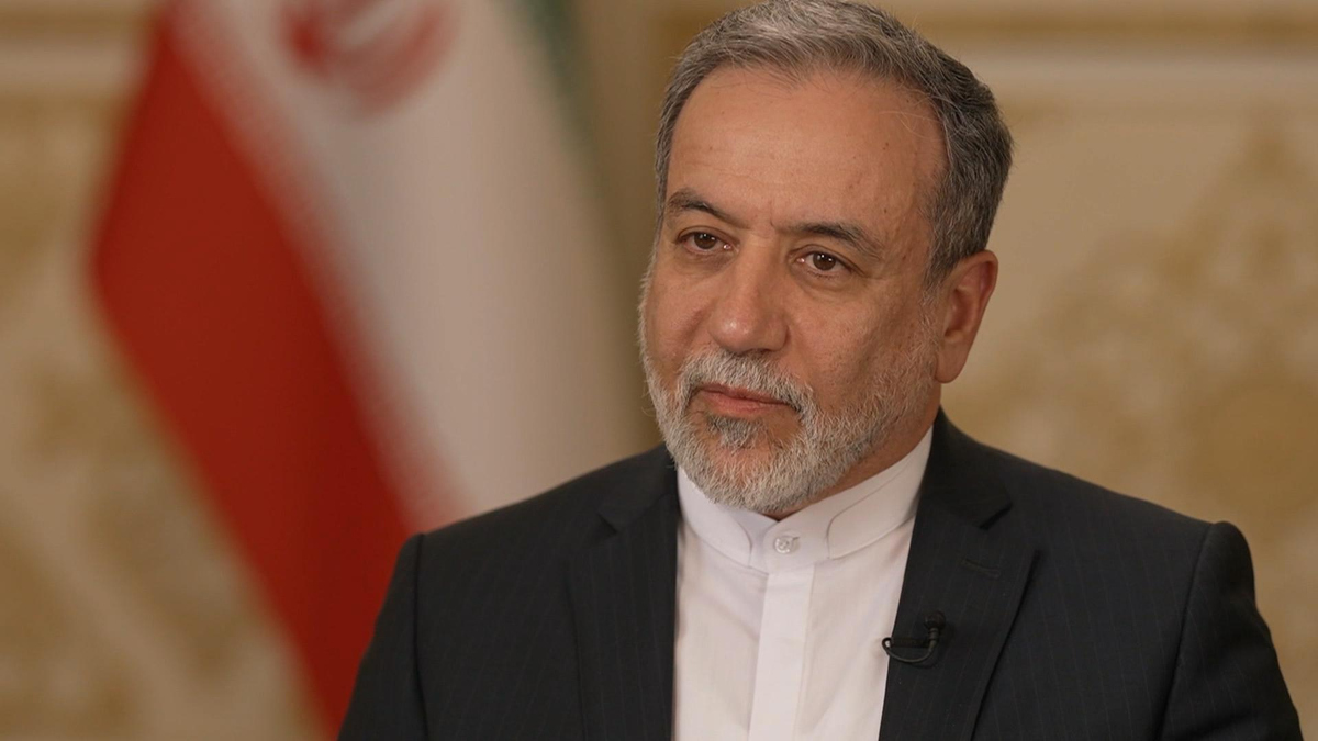 عراقچی: پیشنهاد بازگشایی هرمز همچنان پابرجاست