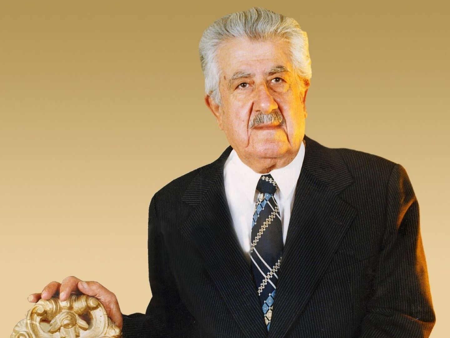 مارف خزنه‌دار؛ پژوهشگر تاریخ ادبیات کوردی و پاسدار میراث مکتوب