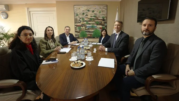 Balyozê Delegasyona Yekîtiya Ewropayê (YE) yê Tirkiyeyê Aivo Orav û DEM Partî