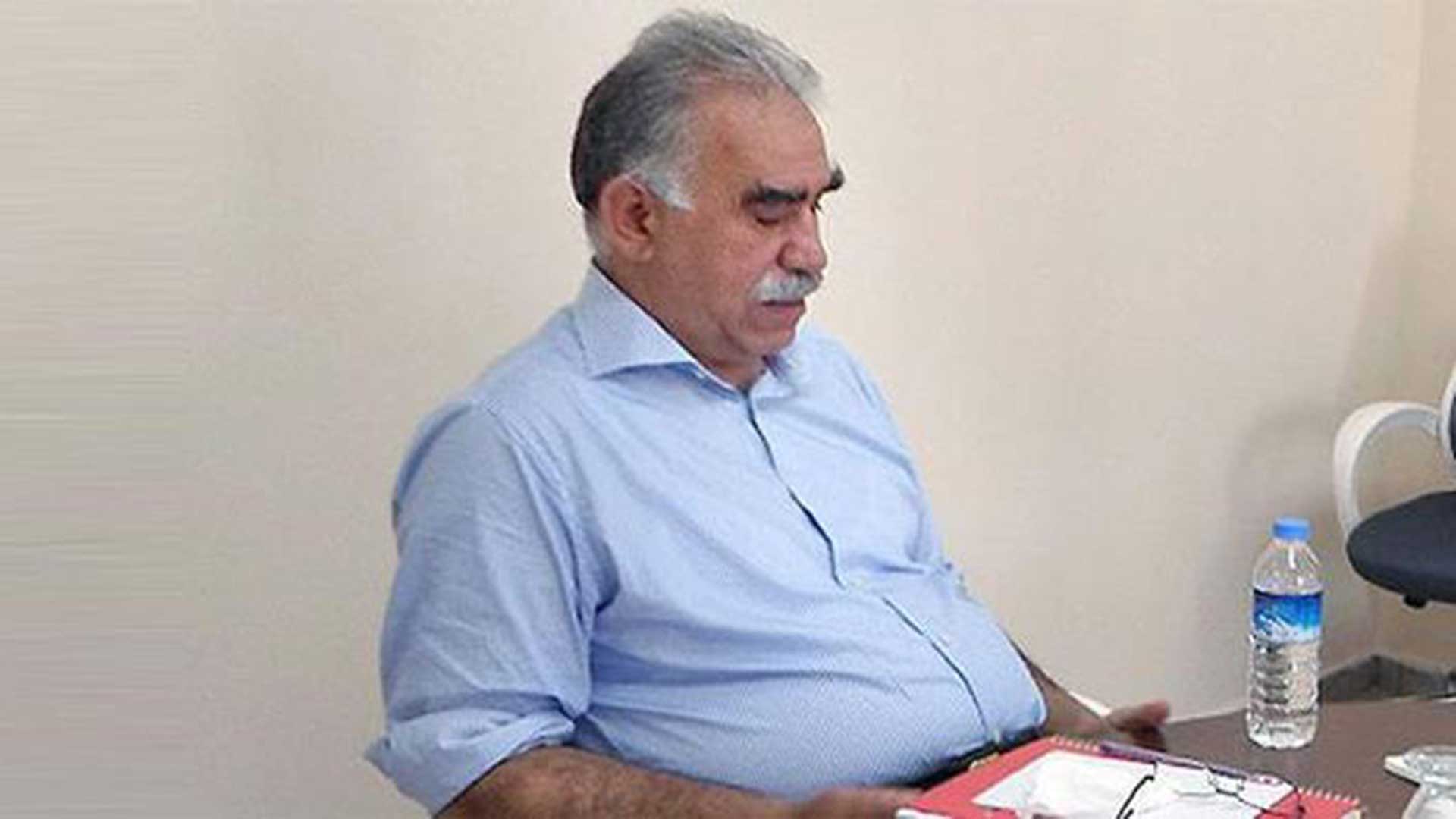 وێنەیەکى عەبدوڵا ئۆجەلان، لە زیندانى ئیمراڵى