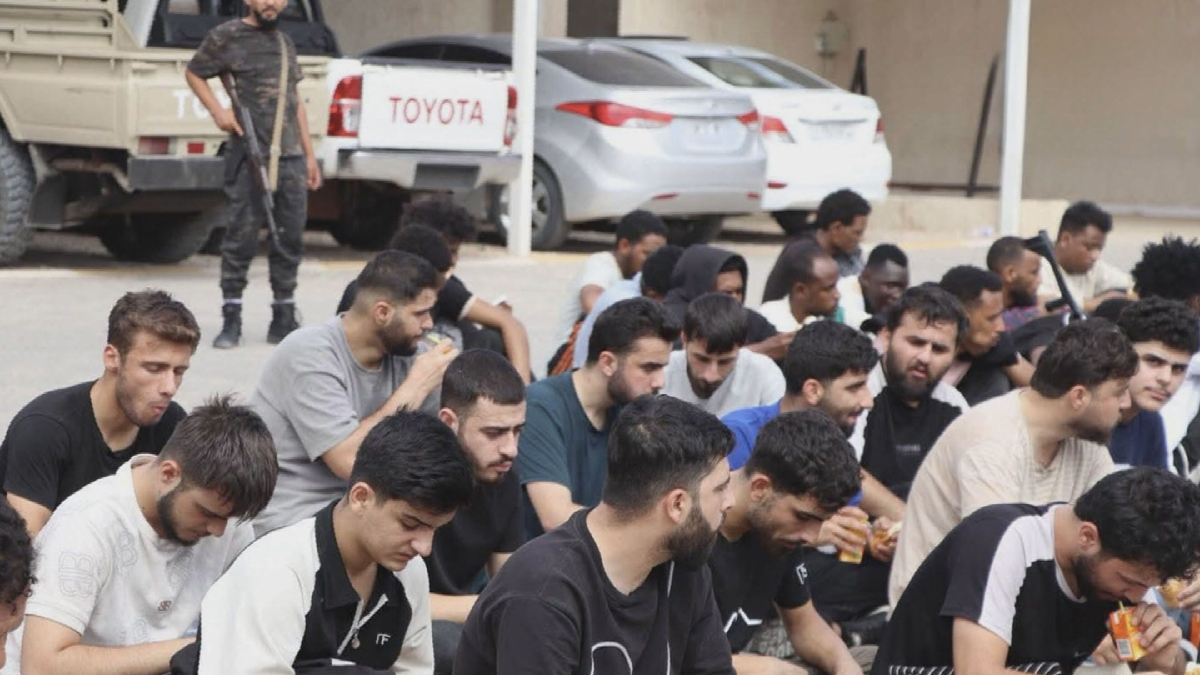 ژمارەیەک کۆچبەری دەستگیرکراو لە لیبیا