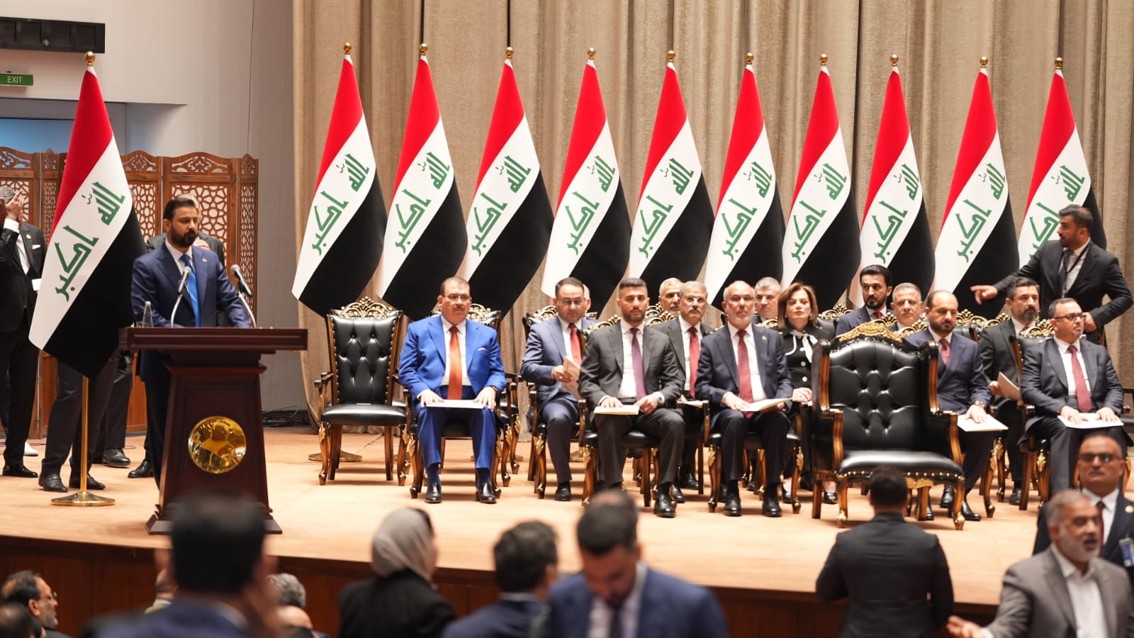 عەلی زەیدی لە کاتی ناساندنی کابینەکەی لە ئەنجوومەنی نوێنەرانی عێراق