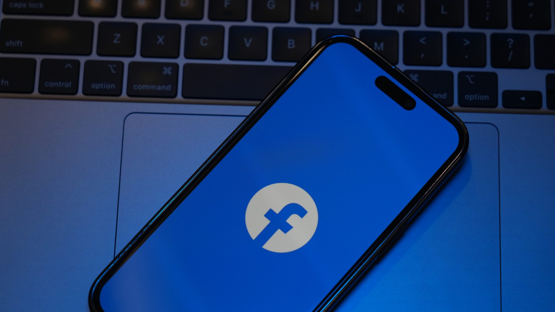 Tevgera Talîban Facebookê li Efxanistanê qedexe dike