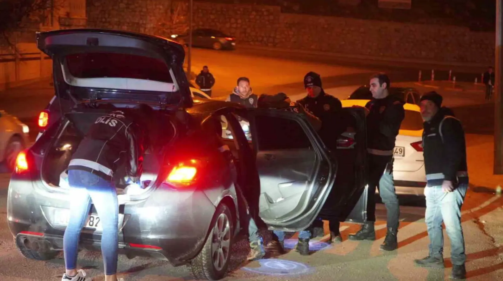 LI SILOPIYÊ DI PEVÇÛNEKÊ DE 6 KES BIRÎNDAR BÛN