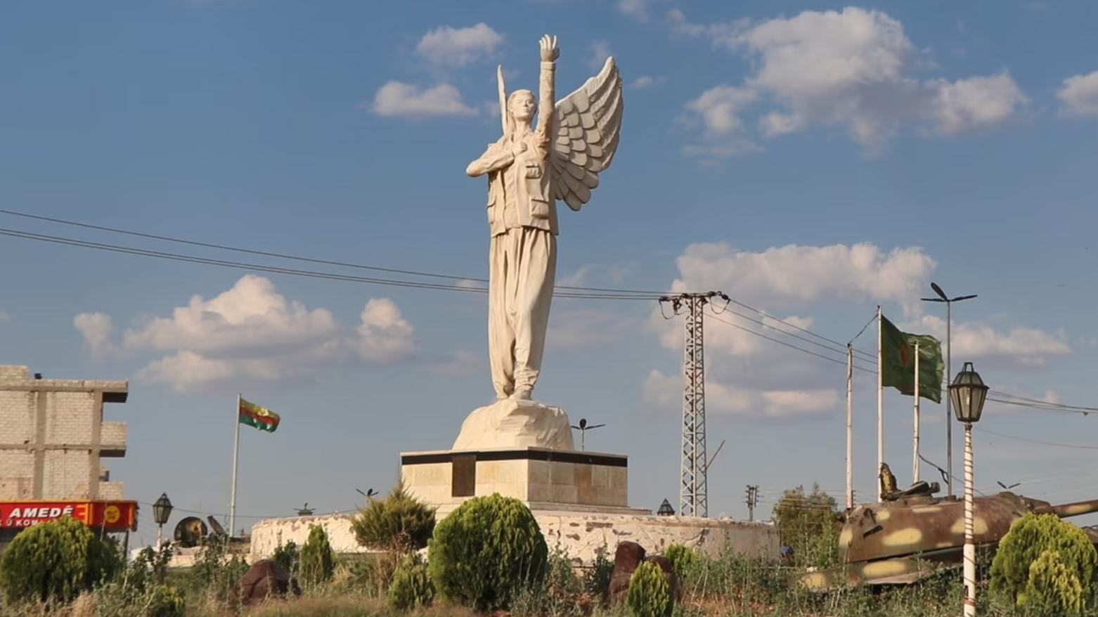 ÇEKDARAN LI KOBANIYÊ 1600 SERÎ PEZ Û 3 HEZAR DOLAR DIZÎN