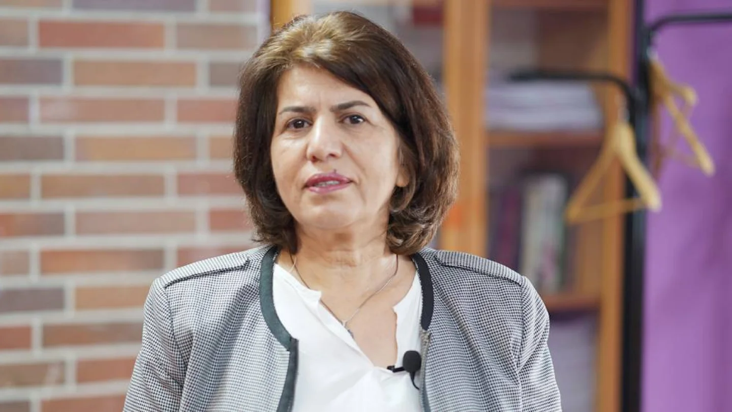 ZUBEYDE ZUMRUT: NAVÊN KESÊN JI EWROPAYÊ VEGERIN DIYAR IN, EM LI BENDA BANGÊ NE