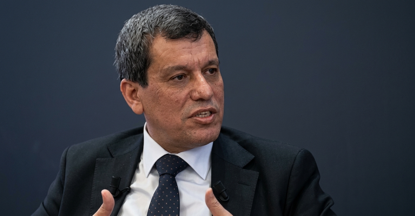 MEZLÛM EBDÎ: DIVÊ ZIMANÊ KURDÎ DI DESTÛRÊ DE CIH BIGIRE