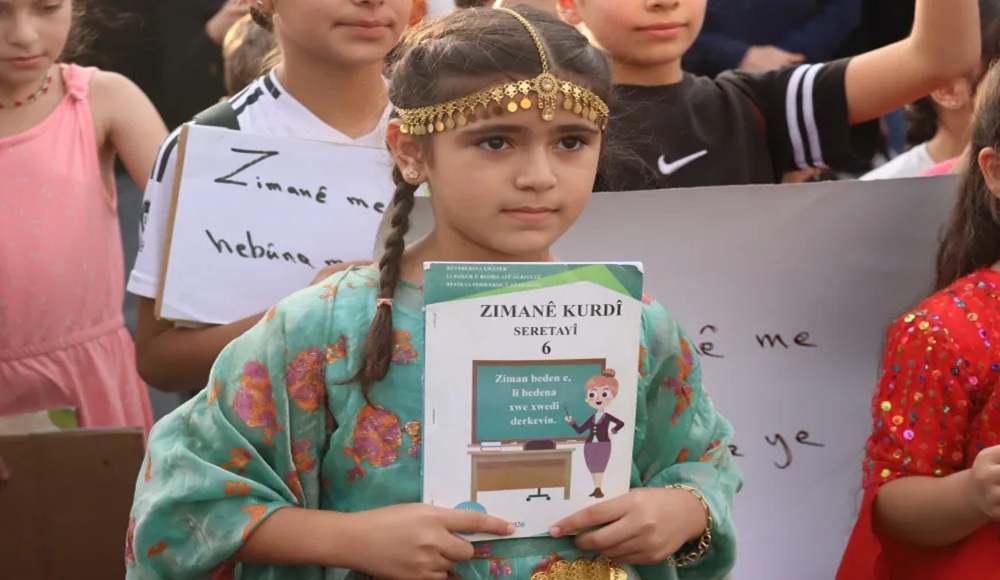 CARA YEKEM E LI STENBOLÊ MAMOSTEYEKÎ KURDÎ HAT TAYÎNKIRIN