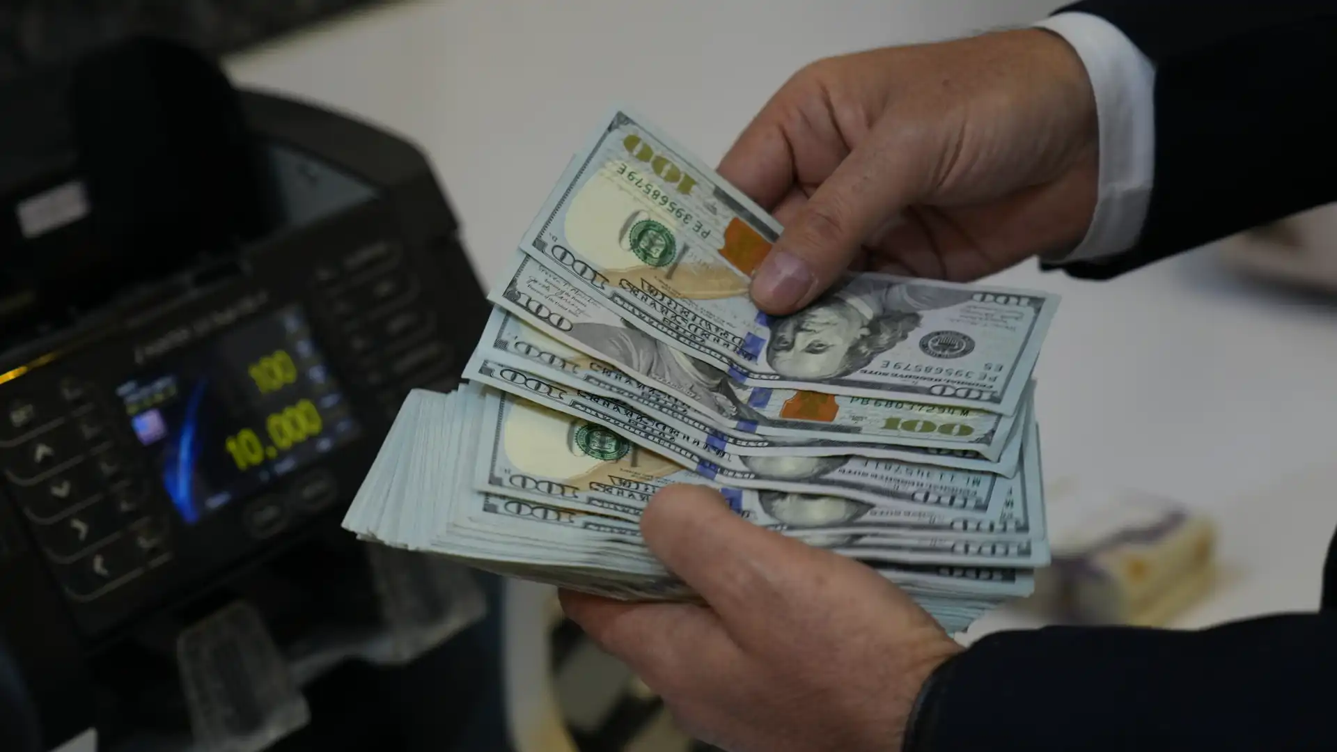 Dolar Kuru 143 Bini Aştı: Irak Dinarındaki Değer Kaybı Sürüyor