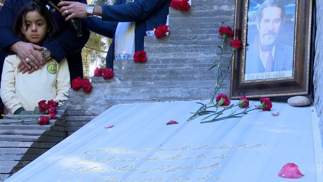 Arjen Ari mezarı başında anıldı