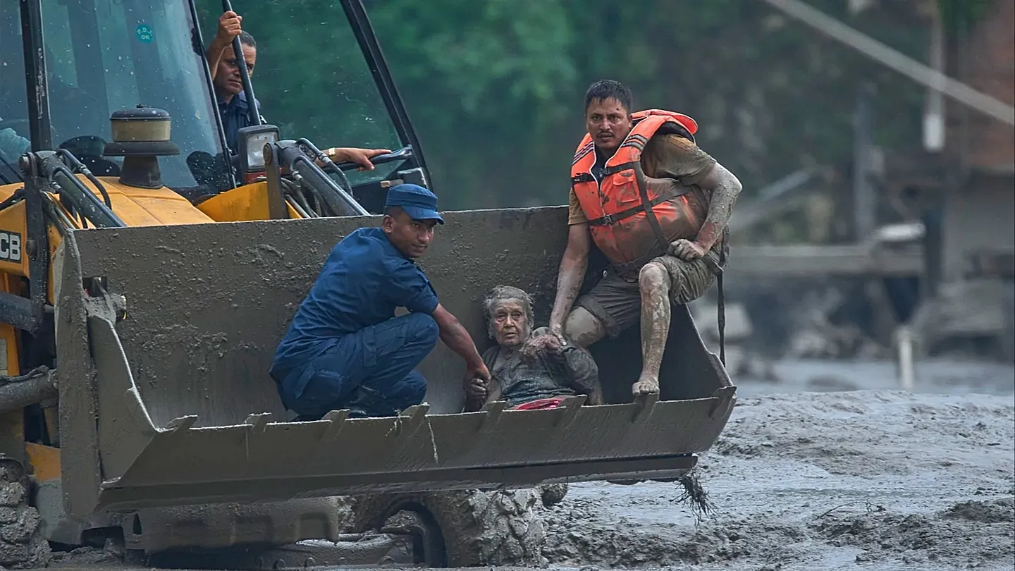 Hindistan ve Nepal'de sel ve heyelanlarda 68 kişi hayatını kaybetti