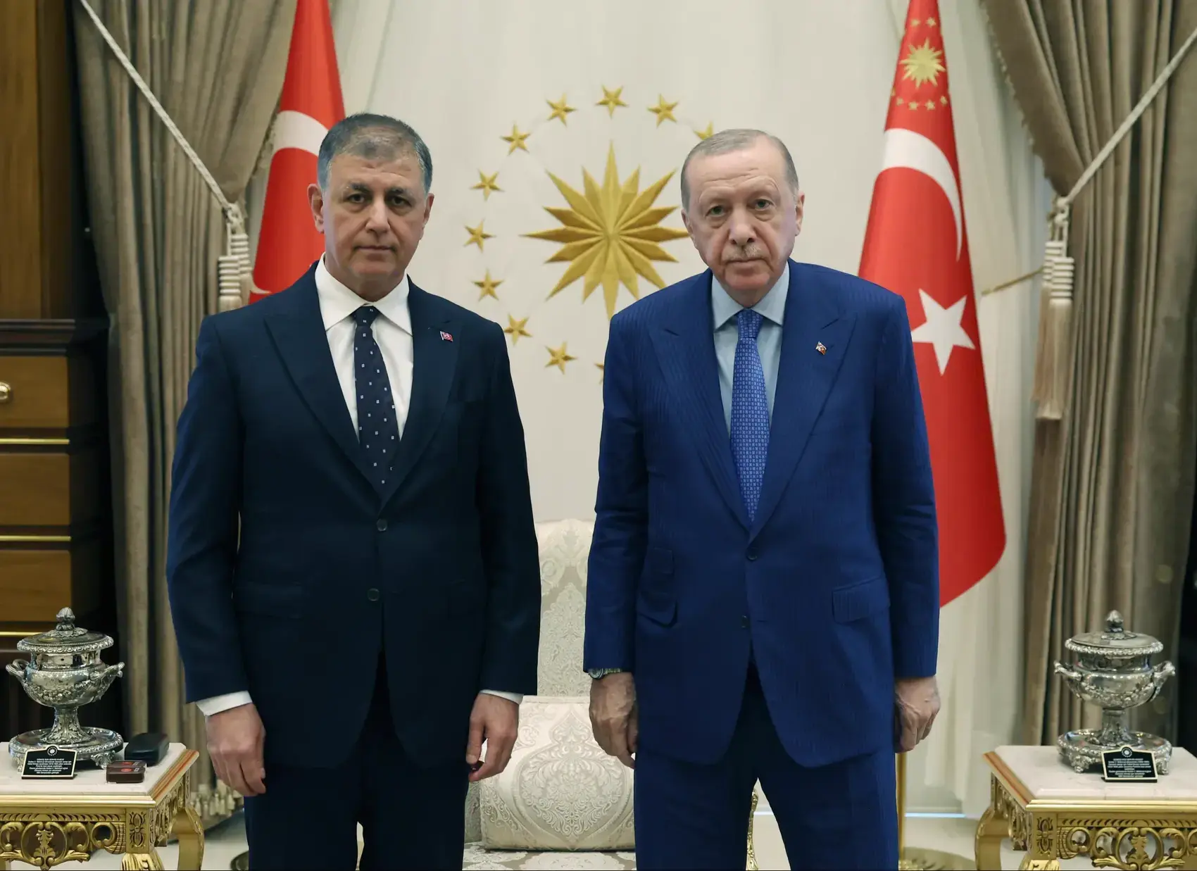 İzmir Büyükşehir Belediye Başkanı Cemil Tugay AK Parti'ye katıldı